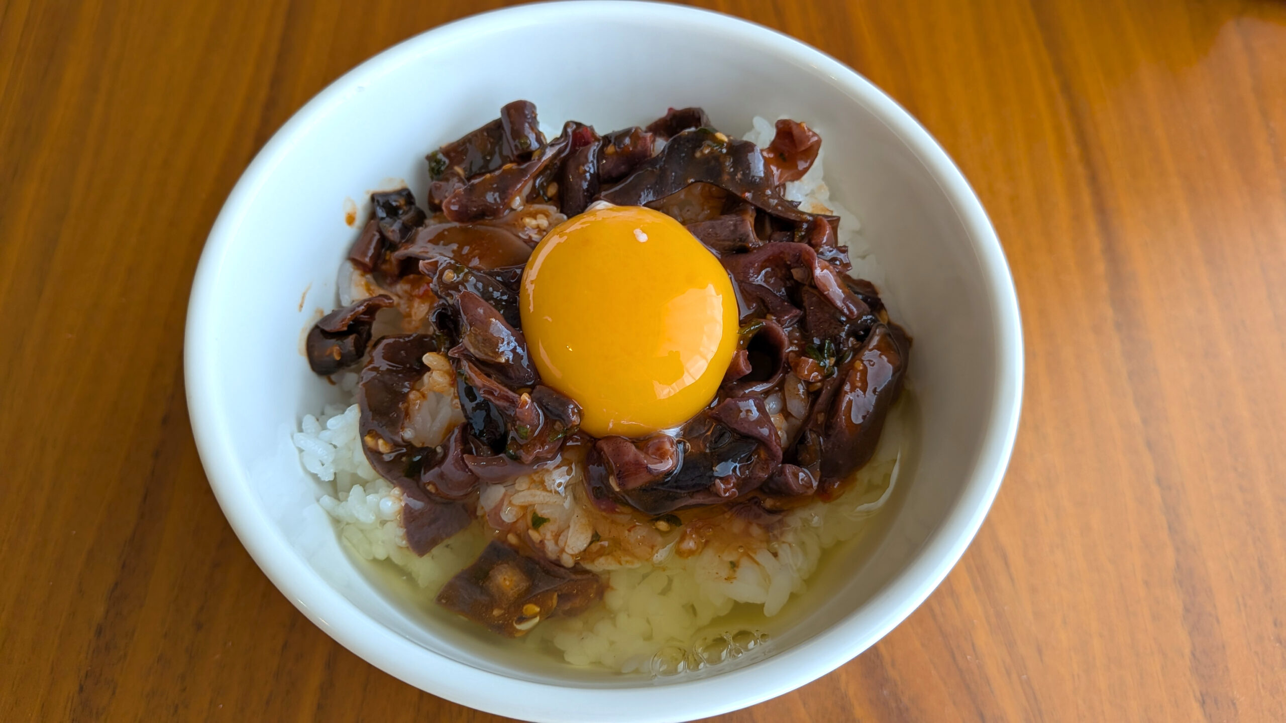 【和商コーポレーション】「いかキほーるもん」温玉スタミナ丼